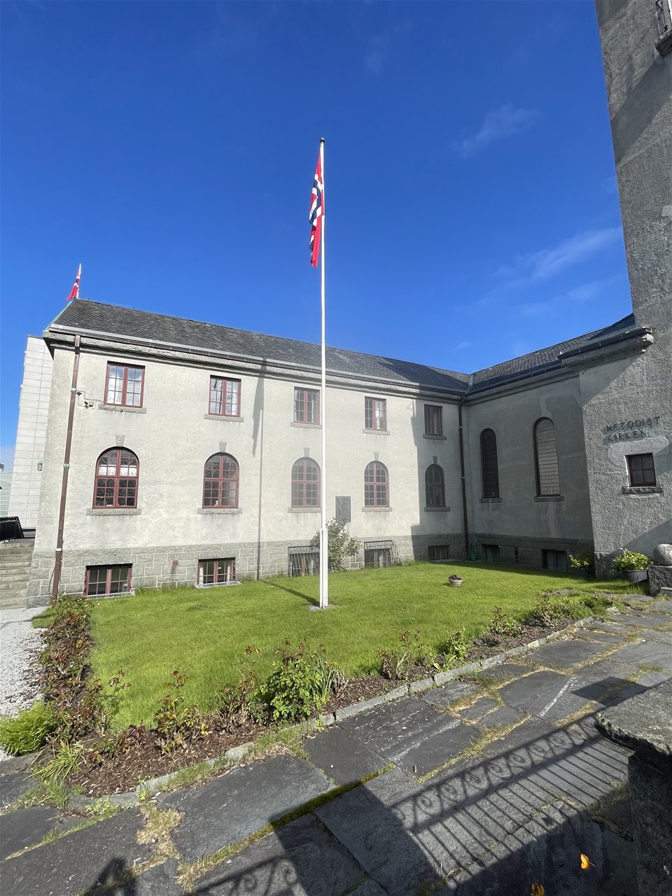 Felles gudstjeneste i Stavanger ved Torgeir Tveter. Innsamling/markering av utdanning i UMC.